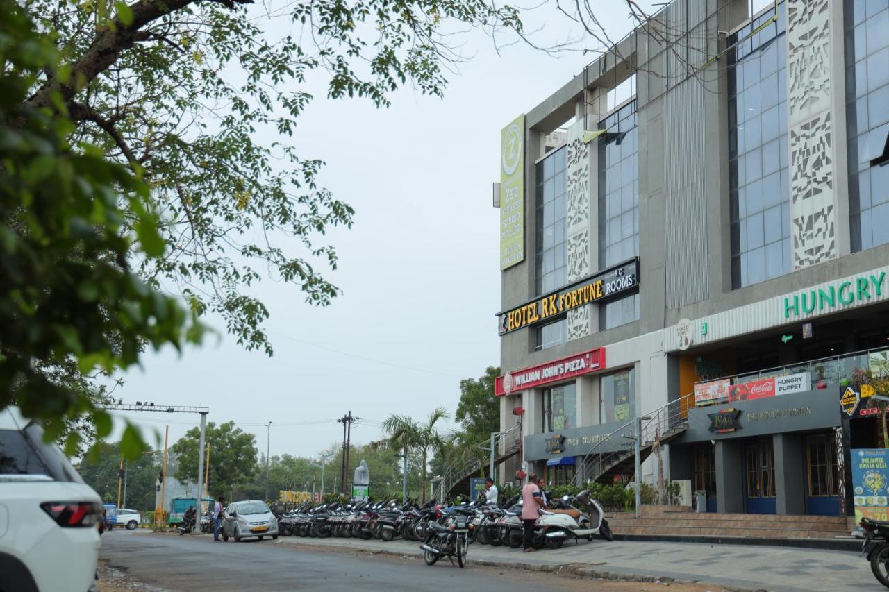 Hotel Rk Fortune Ahmedabad Esterno foto