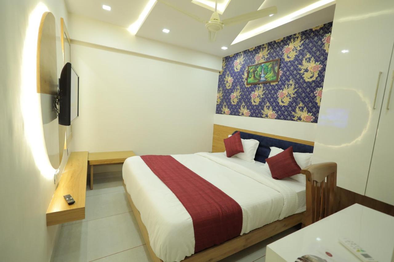 Hotel Rk Fortune Ahmedabad Esterno foto