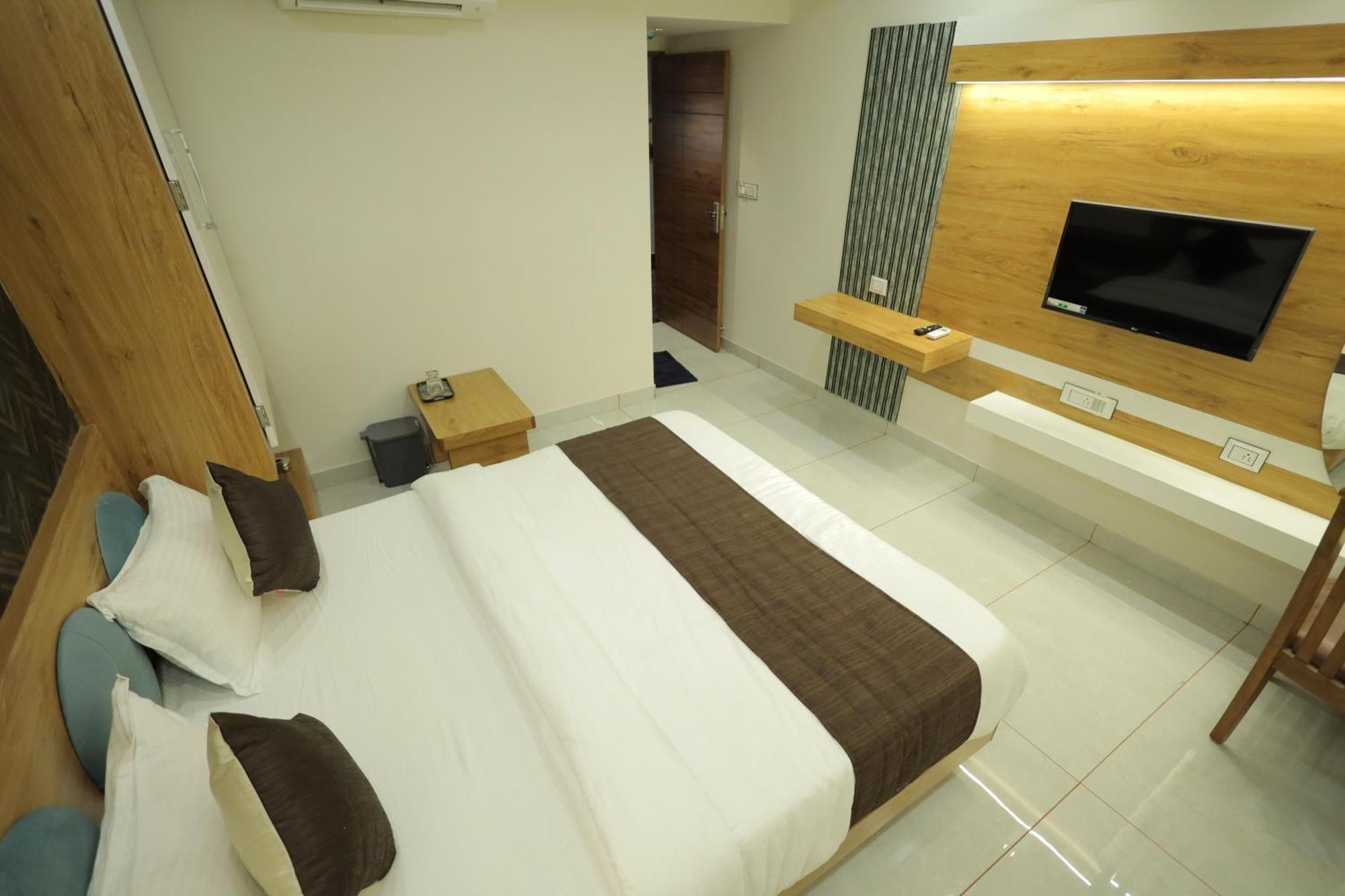 Hotel Rk Fortune Ahmedabad Esterno foto