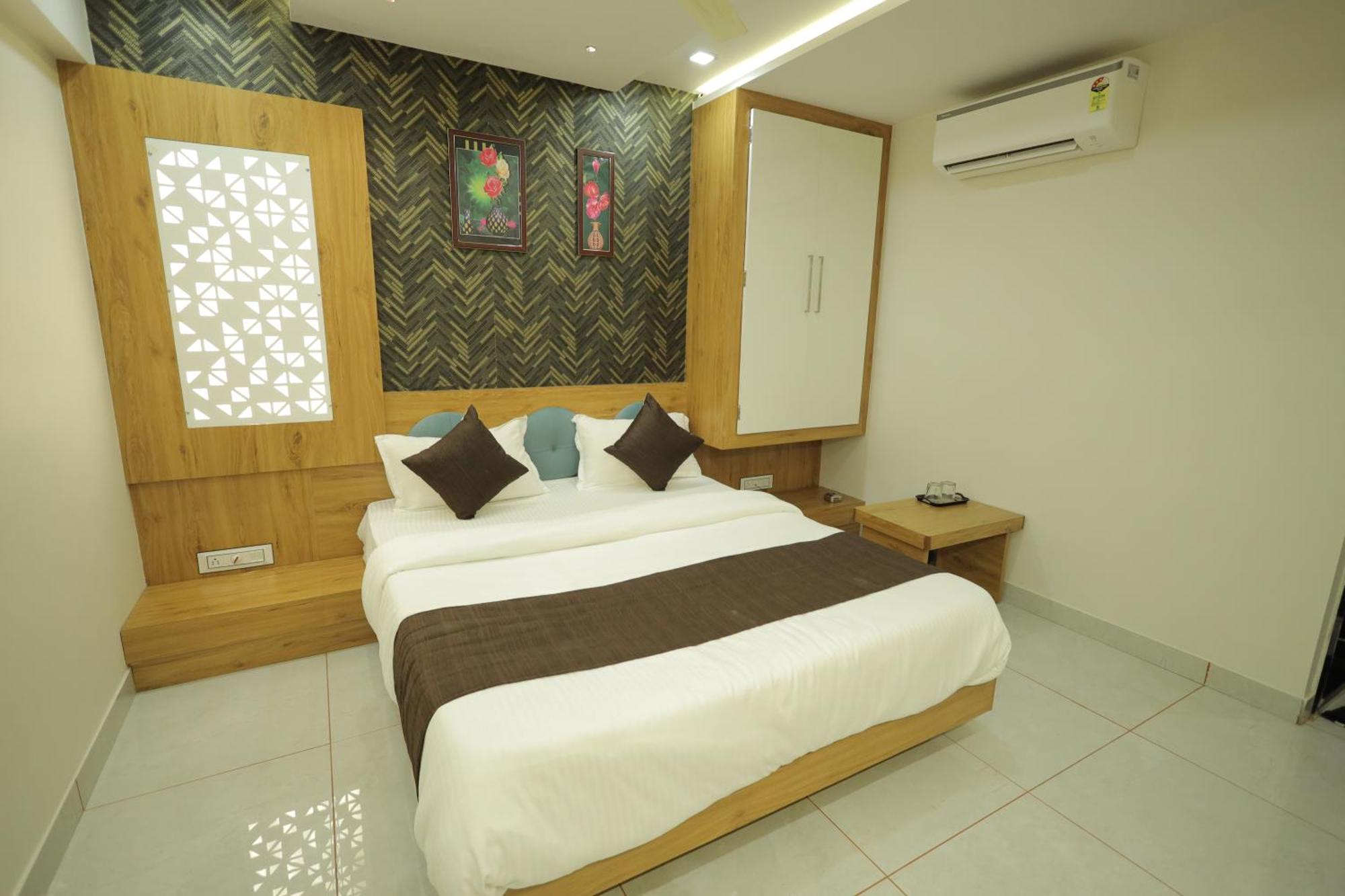 Hotel Rk Fortune Ahmedabad Esterno foto